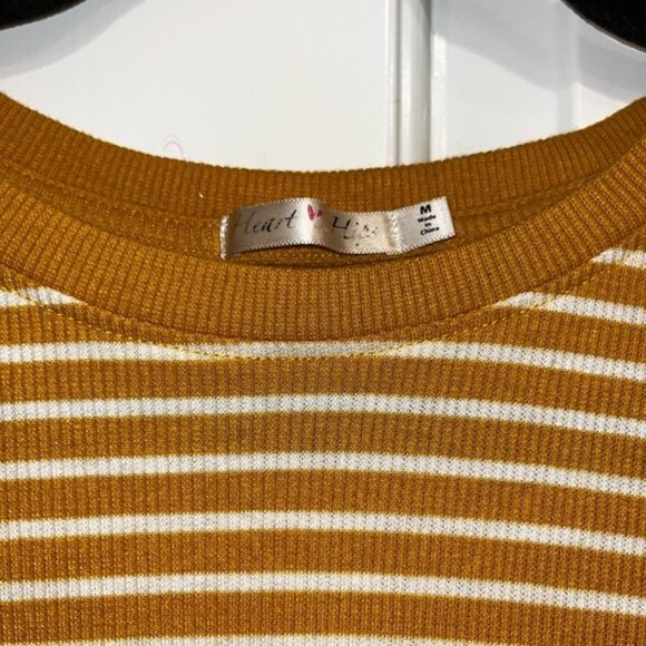 Y2K Crop Top Mustard Ribbed Stripes Ruffled Short Sleeve Womens Size Medium - Picture 4 of 5